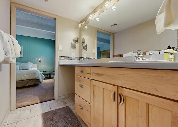 Ski And Racquet Club Condo