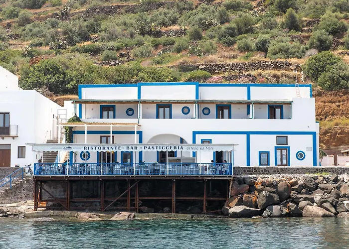 Bed and Breakfast Da Nino sul mare Filicudi Pecorini