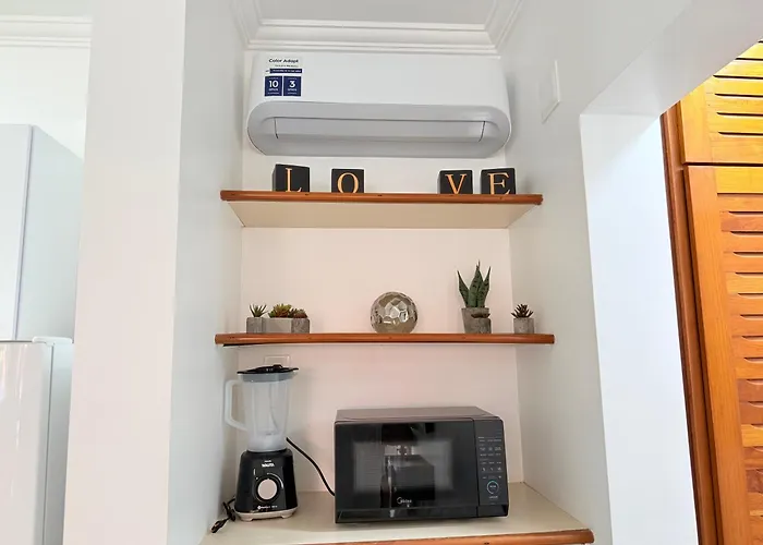 Flat estudio 110 Amarilis Riviera de São Lourenço, 03 piscina climatizada, serviço de hotelaria, limpesa e troca de toalhas diária, carregador veiculo elétrico e servico de praia finais de semana WiFi 500