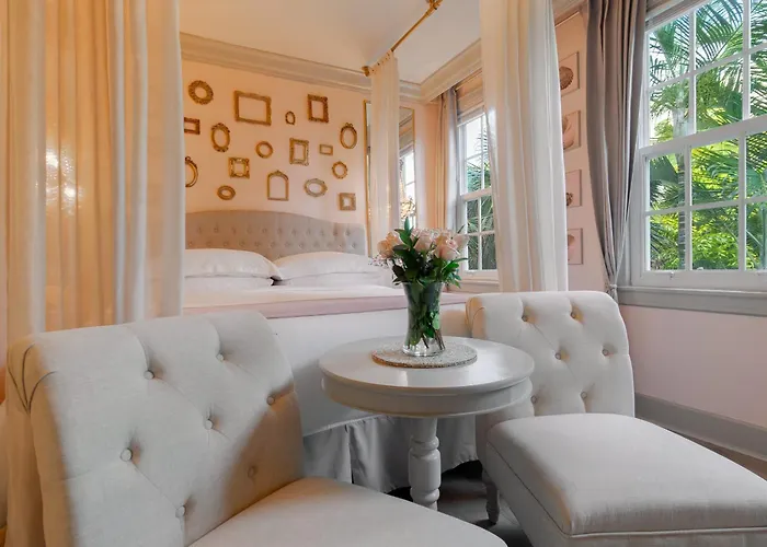 Hemingway Suites At Palm Beach Hotel Island