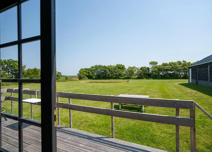 Hotels in Den Hoorn (North Holland)