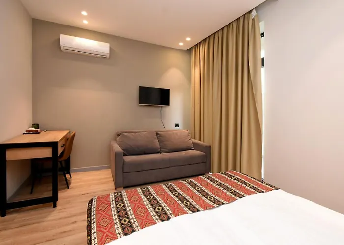 Andor Hotel