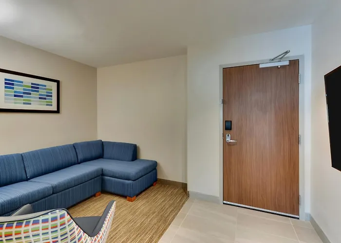 Dawsonville Hotels
