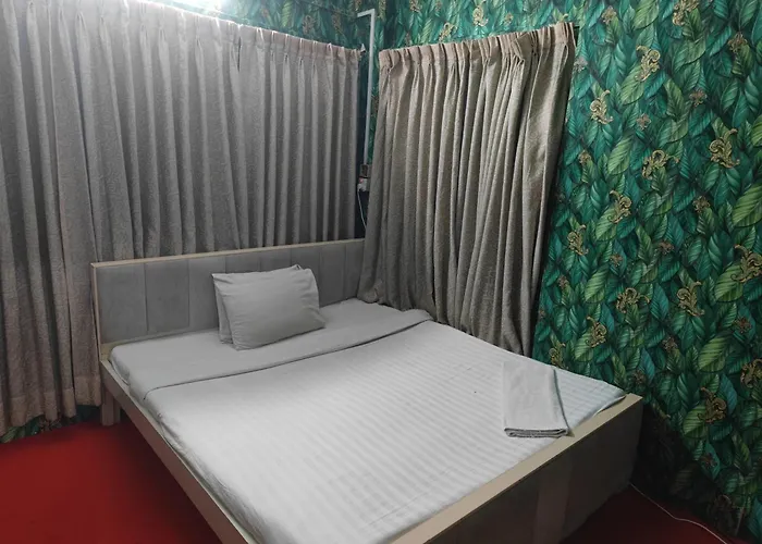 Hotel Golden Bird