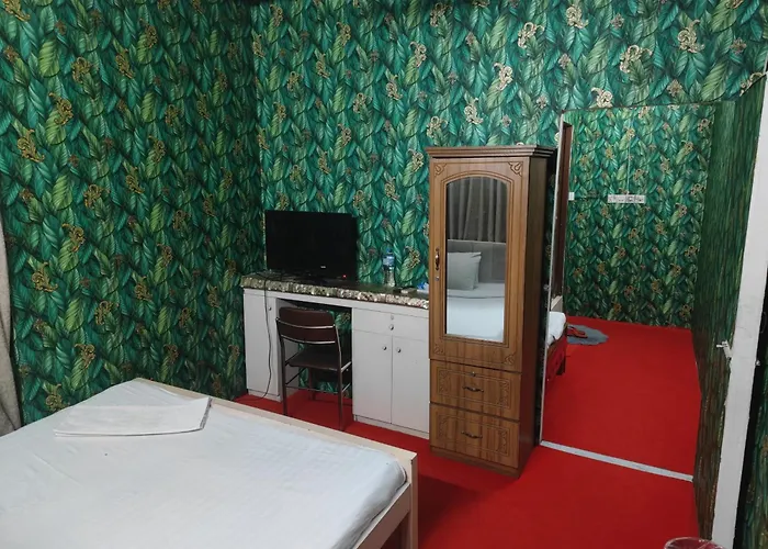 Hotel Golden Bird