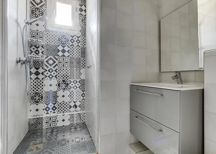 Neuilly-sur-Seine calme et lumineux. B&B. 3 chambres