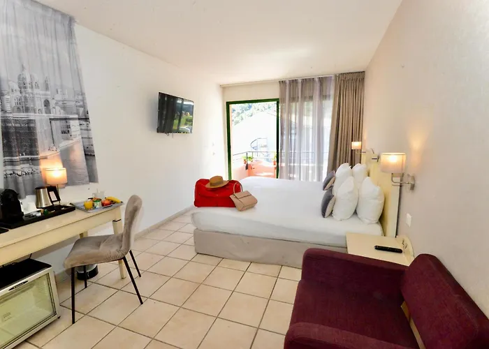 Sure Hotel By Best Western Gemenos En Provence