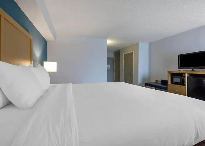 Comfort Inn & Suites Alexandria West