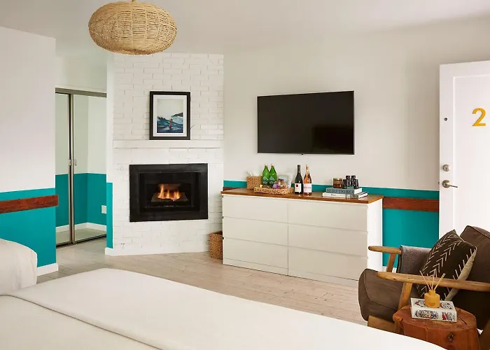 Cambria Beach Lodge