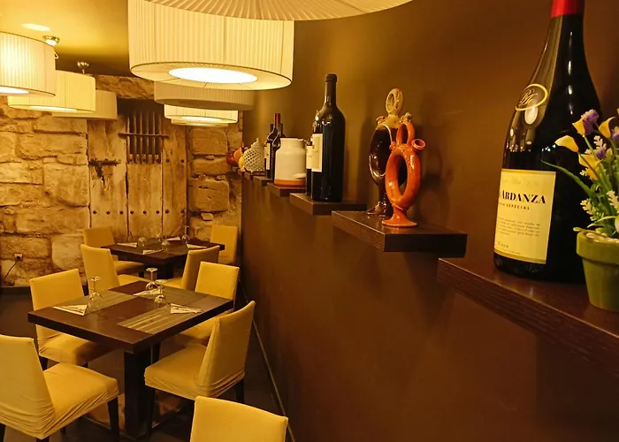 Hotel Rey Sancho Navarrete