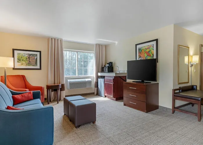 Comfort Suites Lake Geneva East