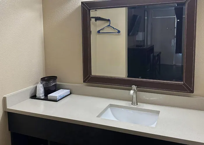 Rodeway Inn Bushnell
