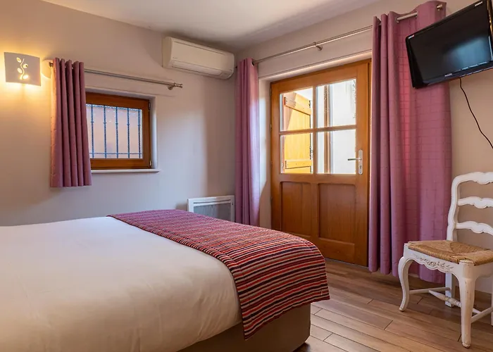Hotel Village Motel