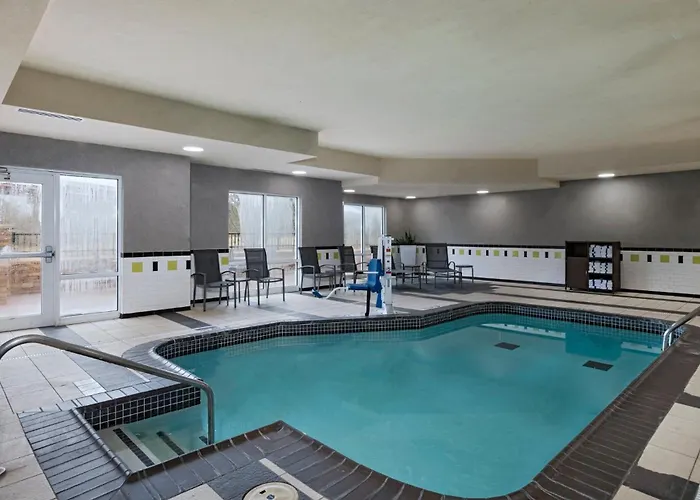 Holiday Inn Express And Suites Pryor By Ihg