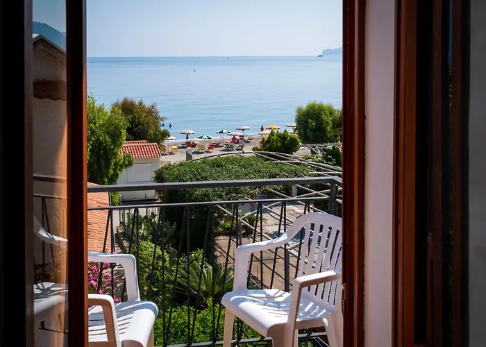 Testa di Monaco - Natural Beach Village