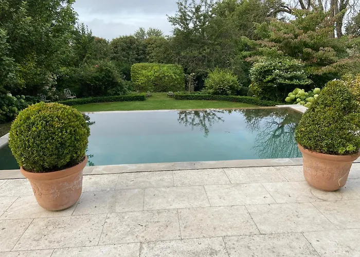 Le Castel Ecossais Bed and Breakfast Senlis 