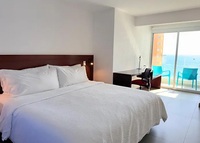 Garner Hotel Mazatlan Beach By Ihg