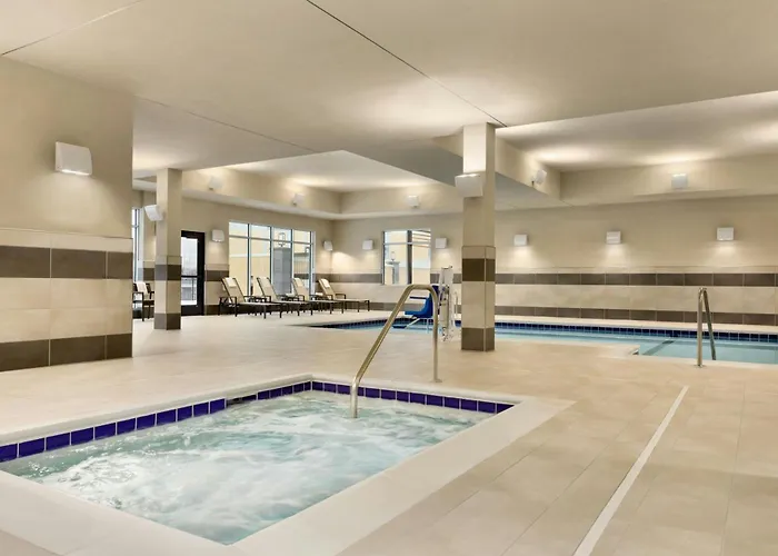 Courtyard By Marriott St Paul Woodbury Hotel