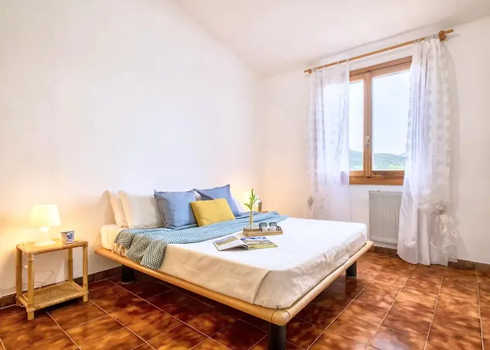ISA-Residence Marineledda in Golfo di Marinella with sea view