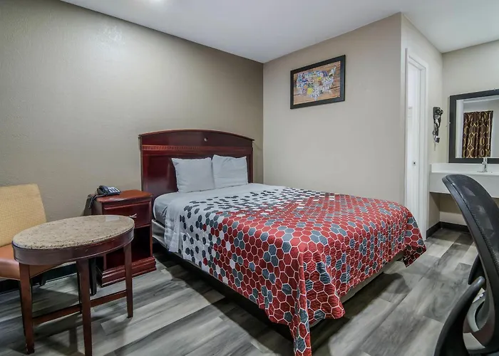 Econo Lodge Waco North I-35