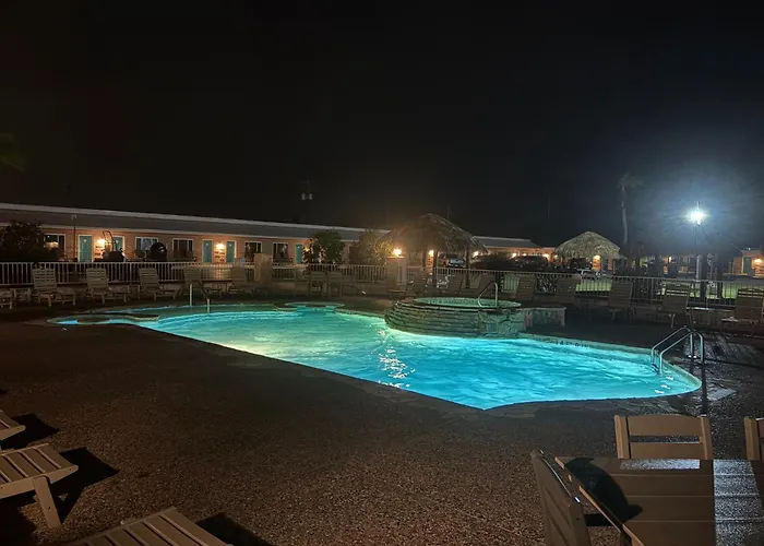 Shark Reef Resort Motel & Cottages