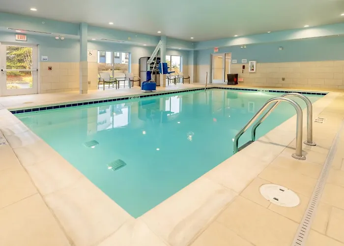 Holiday Inn Express & Suites - Medford By Ihg