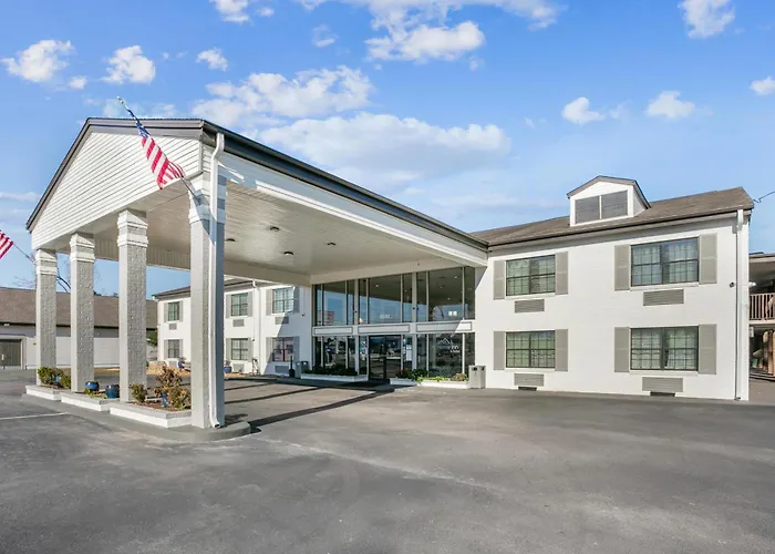 At Home Inn - Pensacola Ferry Pass