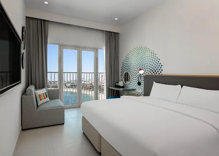 Rove La Mer Beach