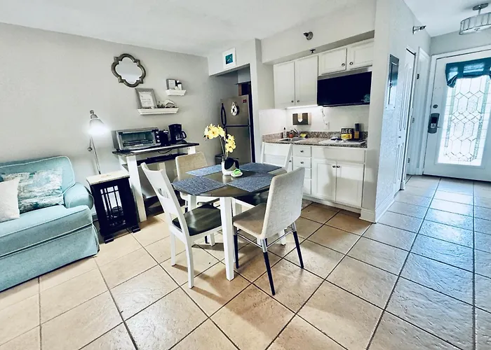 Condo In Waterfront Resort With Balcony Close To Beaches Free Bikes