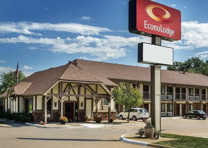 Econo Lodge Lawrence Near University