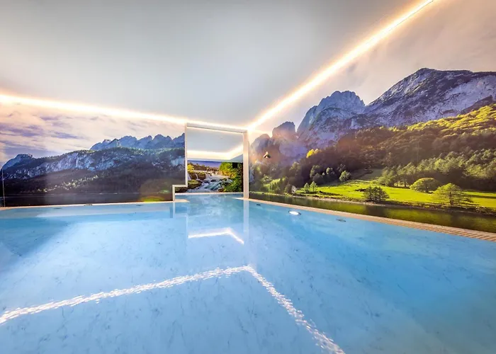 Wellness- und Familienhotel Garni Dachsteinresort Russbach am Pass Gschütt