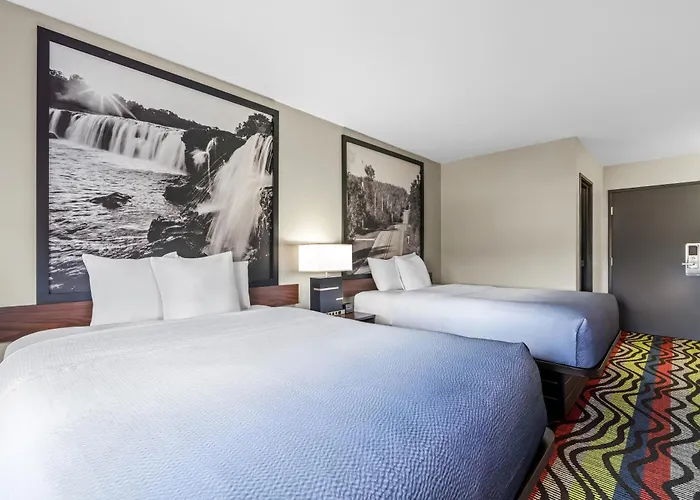 Super 8 By Wyndham Farmington