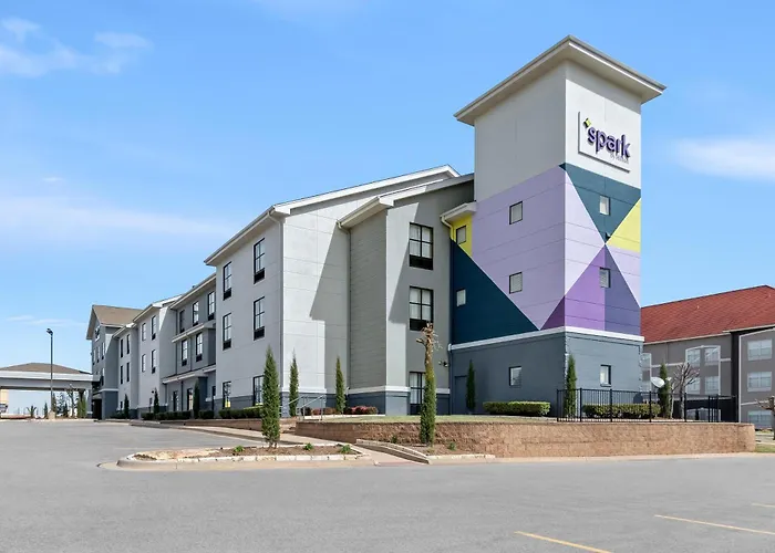Spark By Hilton Shawnee