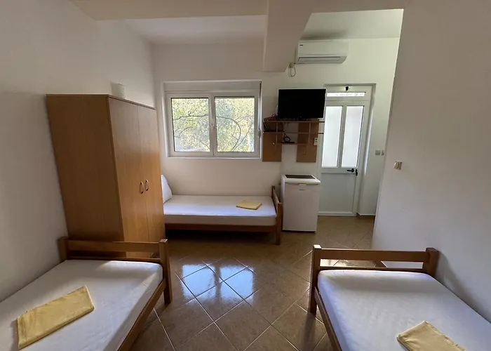 Guest House Ugljevarevic Budva