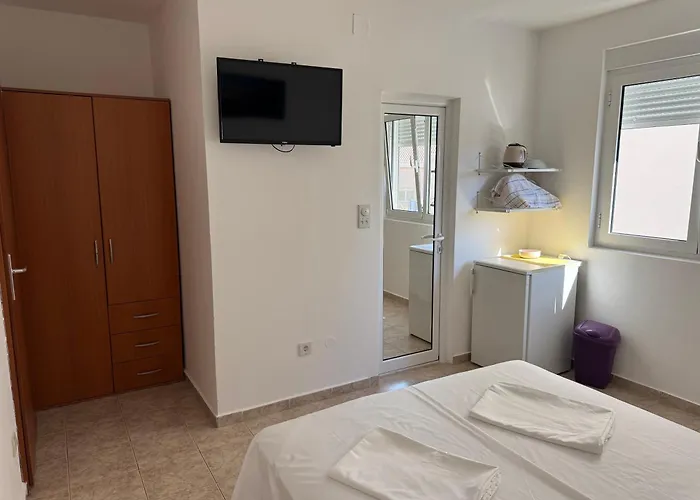 Guest House Ugljevarevic Budva