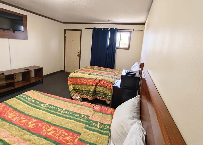 Capri Motel By Oyo Elwood, Wathena