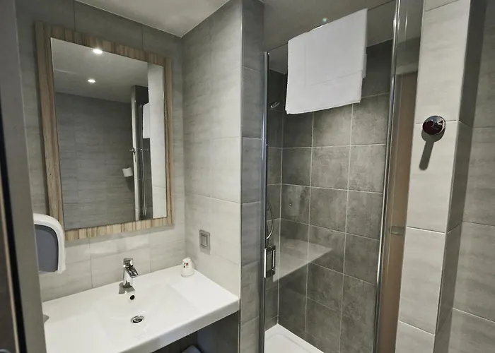 Kyriad Eco - Clermont Ferrand Estaing