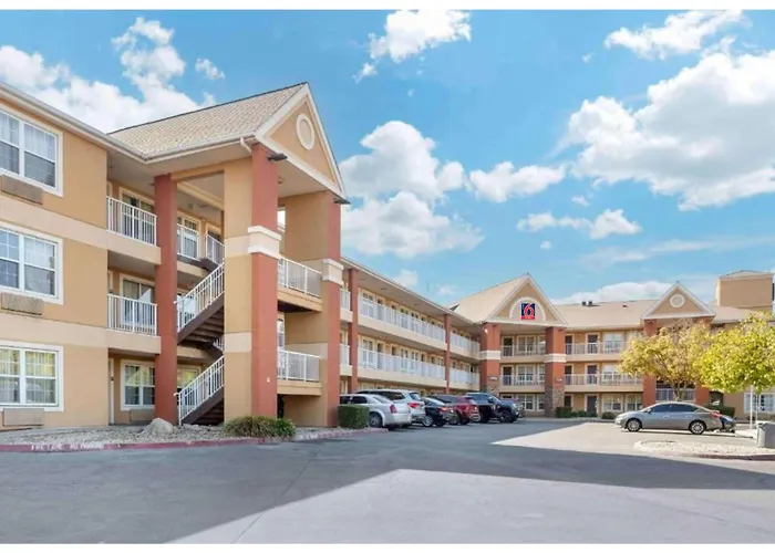 Studio 6 Suites Fresno North Ca