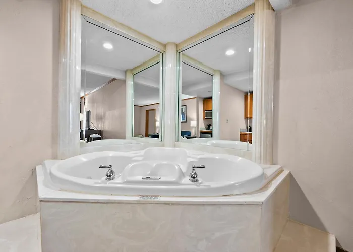 Baymont By Wyndham Madison Heights Detroit Area