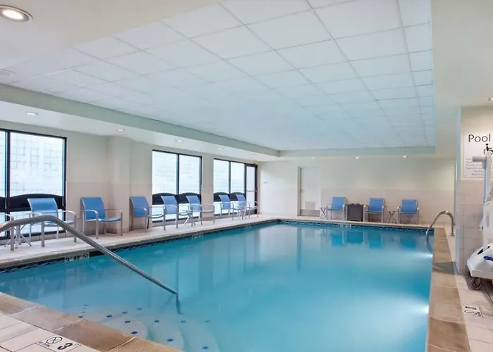 Holiday Inn Express & Suites Cincinnati Riverfront By Ihg Covington