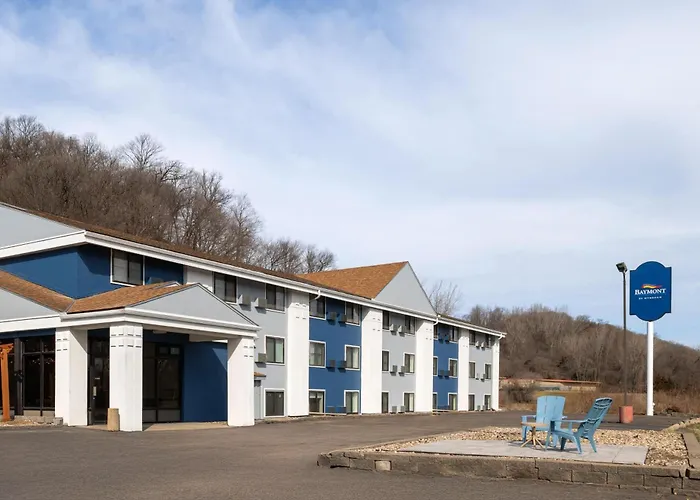 Baymont By Wyndham Mankato Hotel