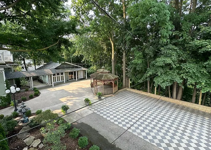 The Ginkgo Tree Bed & Breakfast Mount Pleasant