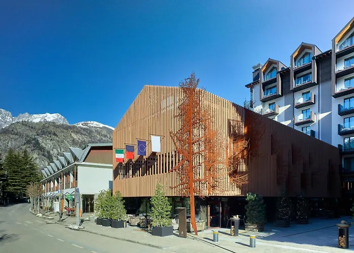 Le Massif Hotel & Lodge Courmayeur - The Leading Hotels Of The World