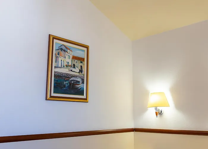 Villa Segetski Dvori - Beachfront Oasis & Tradition Since 1964 Donji Seget