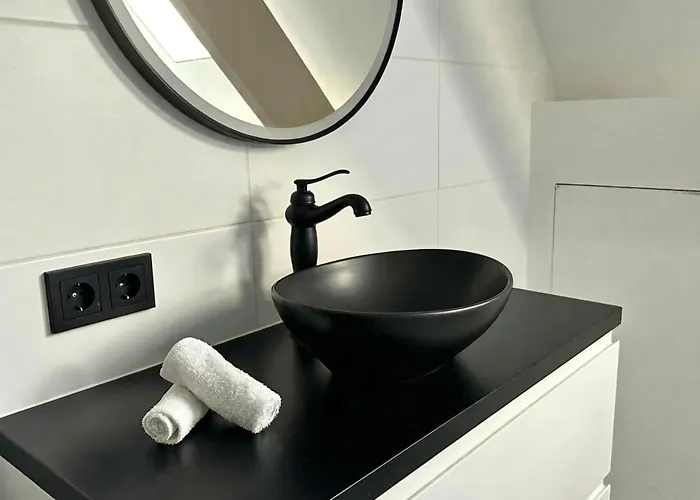 Breda Apartment W Kitchen & Private Bathroom 2P