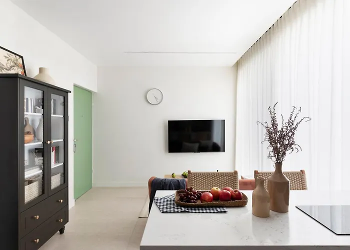 The J Luxury Apartments Near Mahane Yehuda - Perfect For Shabbat Stays