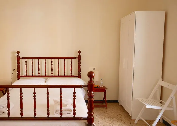Bed and Breakfast Flora Banyoles