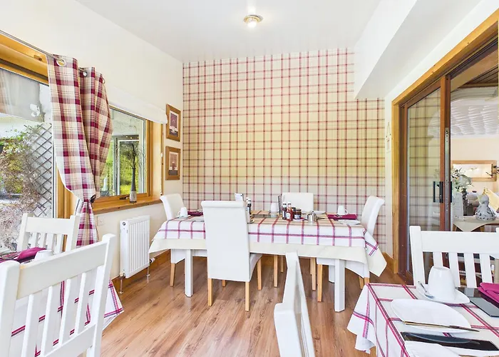 Dunroamin Bed And Breakfast