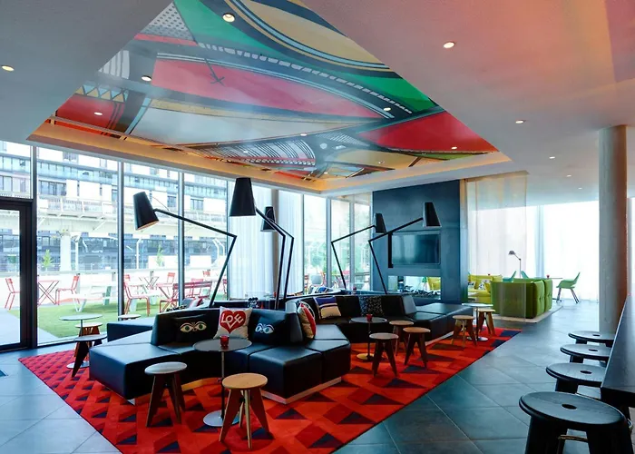 Hotel citizenM Paris La Défense à Nanterre