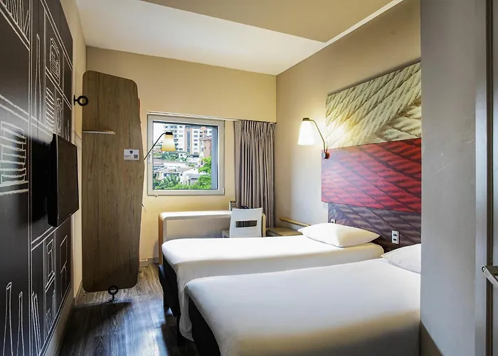 Hotel Ibis Cali Granada
